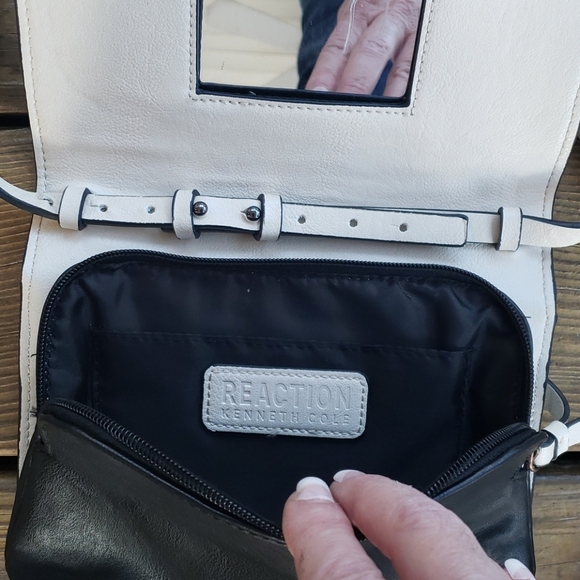 Kenneth Cole Reaction white crossbody bag - Picture 3 of 7